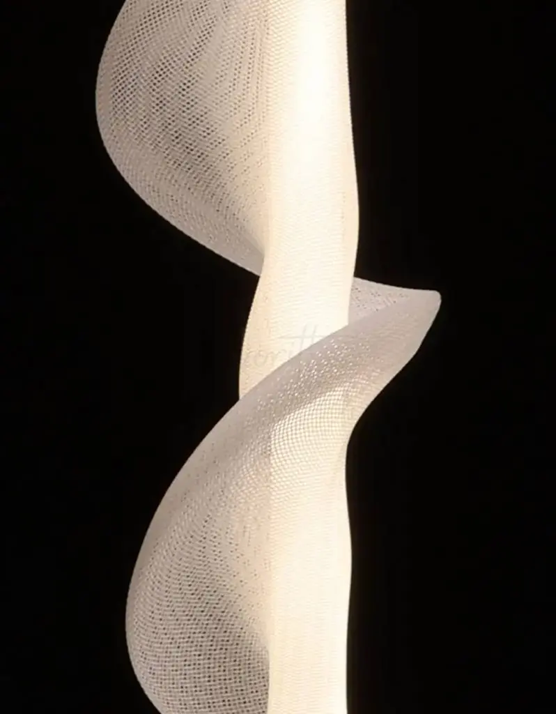 Mesh pendant