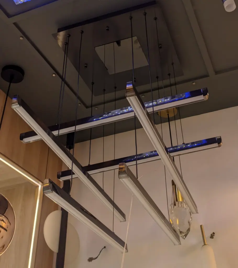 Strato Lines Chandelier lightzone