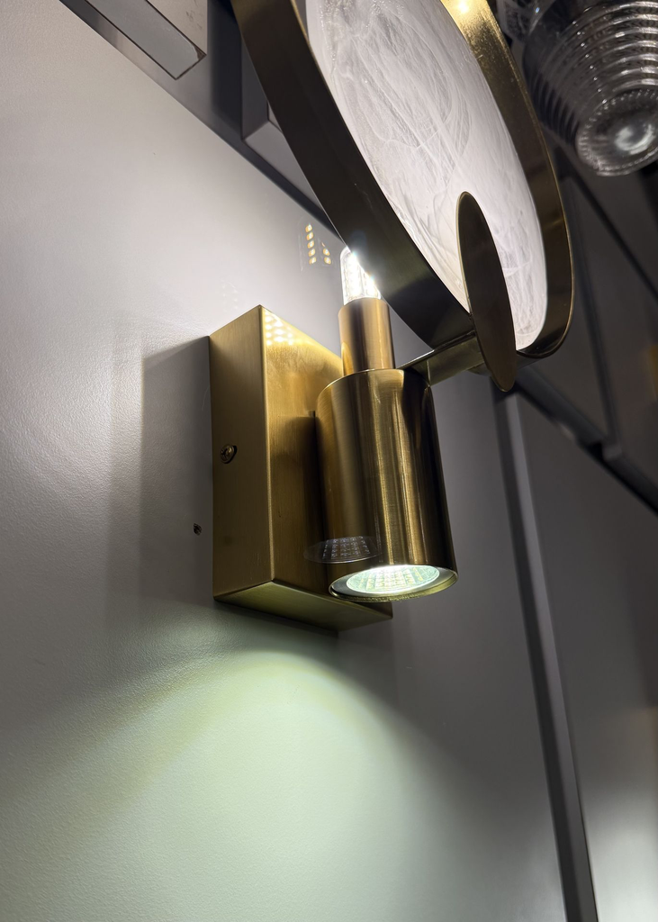 accent-lunar-gold-wall-lamp-by-lightzone