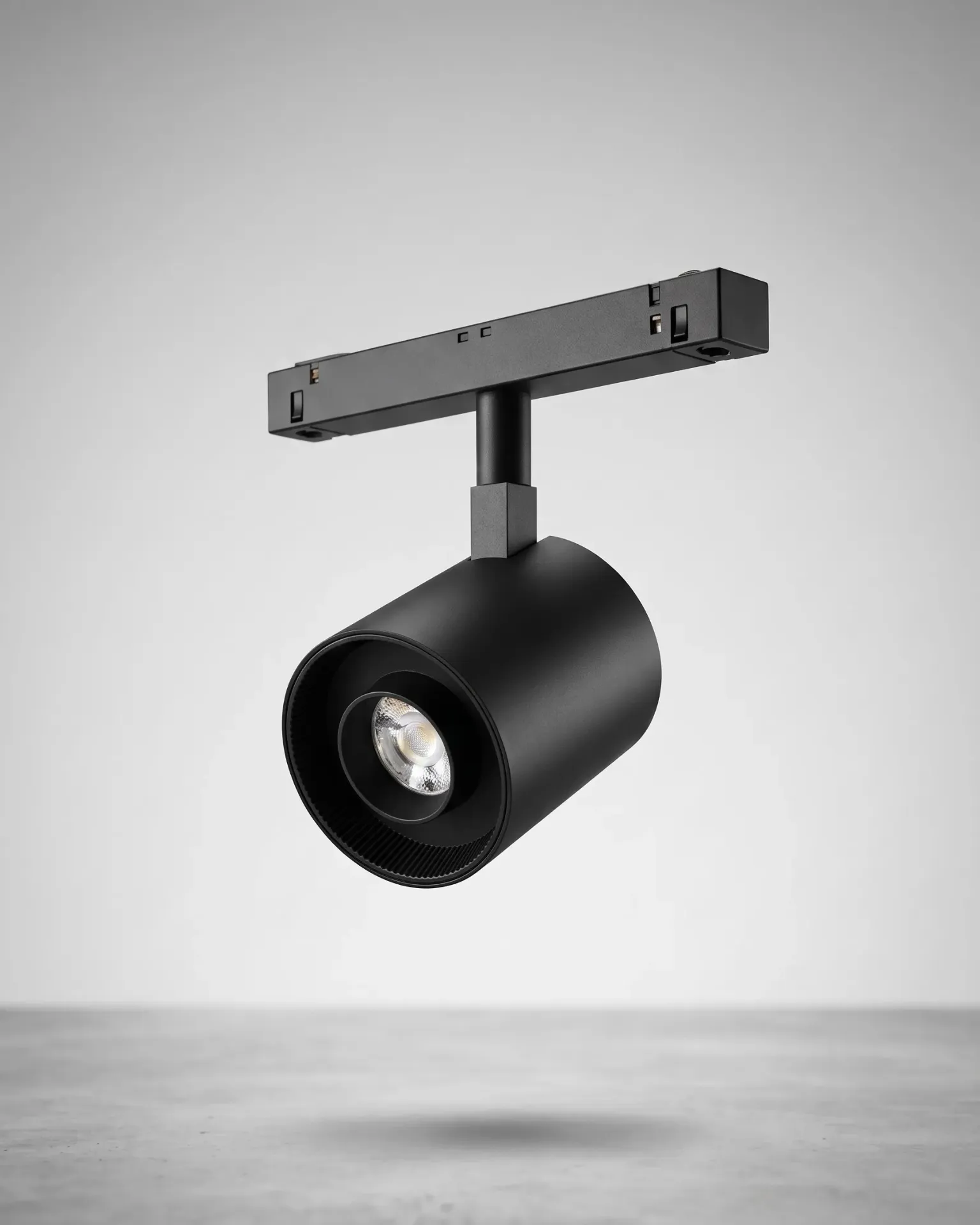 Single Lens Magnetic Spot
